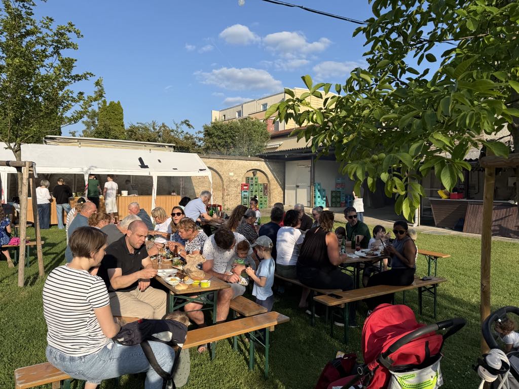 e20e700e-dd18-4dbd-aa61-a947fd829d2d